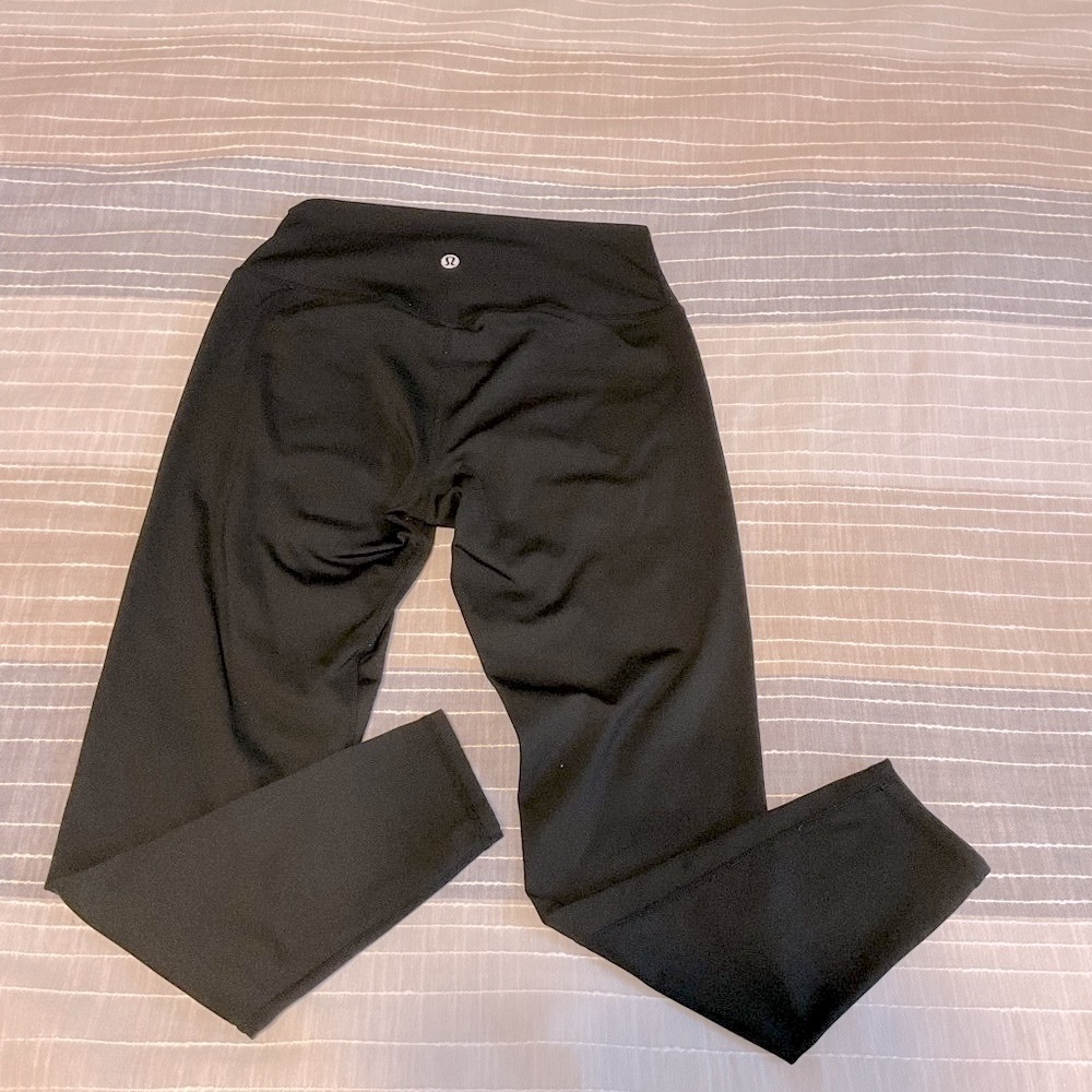lululemon athletica Black Cropped Pants Women’s Sz 6 Sport Workout Casual